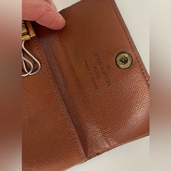 Louis Vuitton Monogram Key Case - Picture 10 of 12